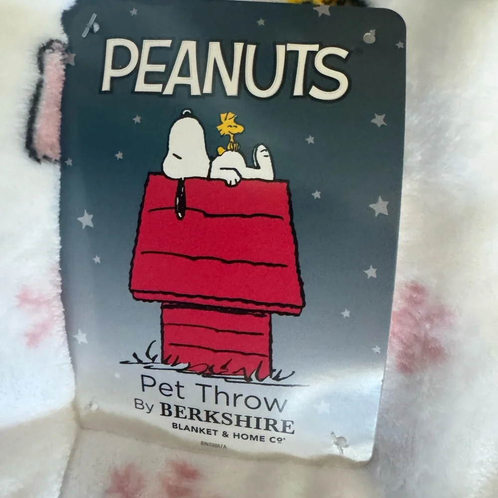 BERKSHIRE PEANUTS CHRISTMAS HOLIDAY PINK THROW BLANKET w/SNOOPY & WOODSTOCK NEW